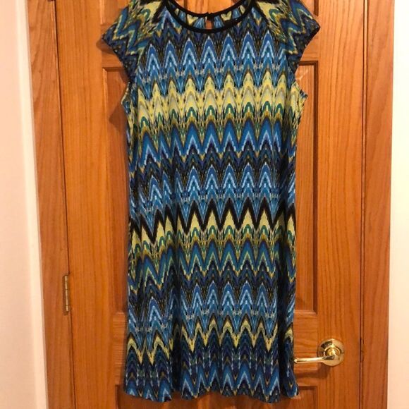 Ronni Nicole Women’s Size 12 Round Neckline Cap Sleeve Printed Summer Dress - Picture 3 of 14